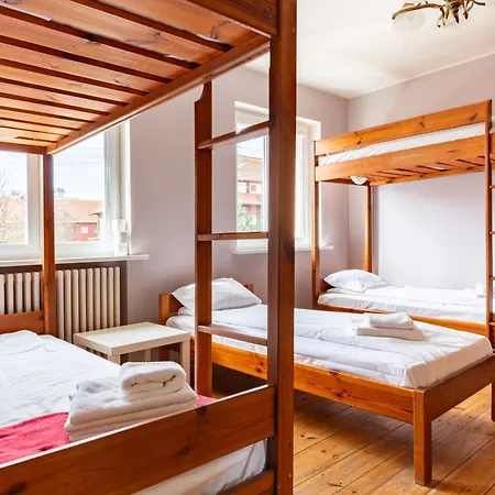 Plowce 24 Guest Spots By Bookinghost *