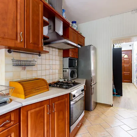 Plowce 24 Guest Spots By Bookinghost *