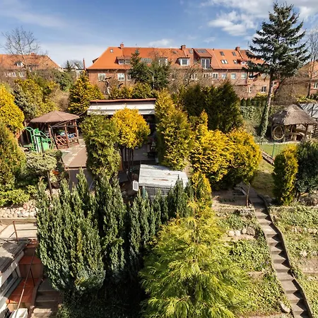 Plowce 24 Guest Spots By Bookinghost * Danzica