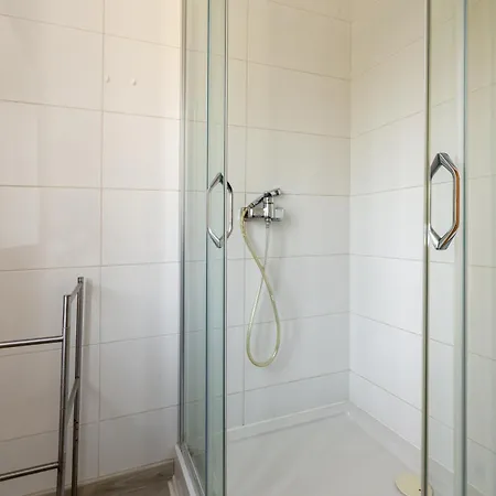 Plowce 24 Guest Spots By Bookinghost