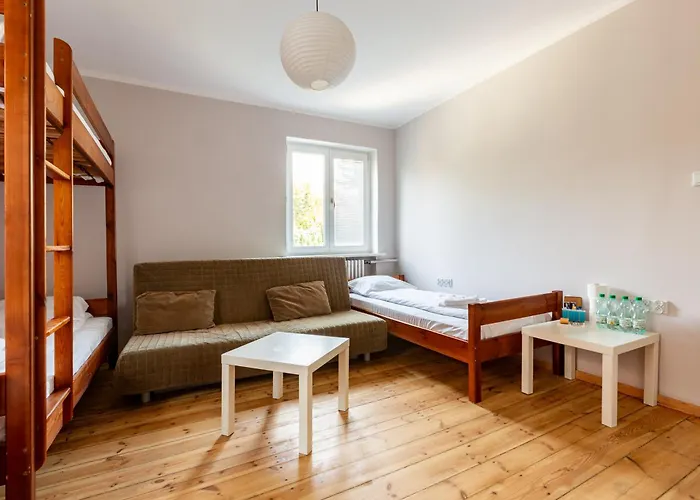 Plowce 24 Guest Spots By Bookinghost * グダニスク