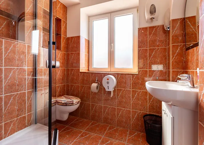 Plowce 24 Guest Spots By Bookinghost グダニスク